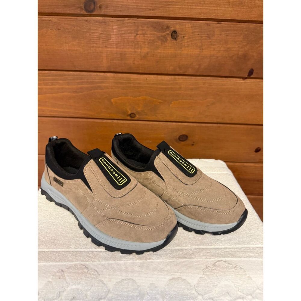Sport Men’s Slip on Walking Shoes Beige Sz 39 (7.5) NWOT